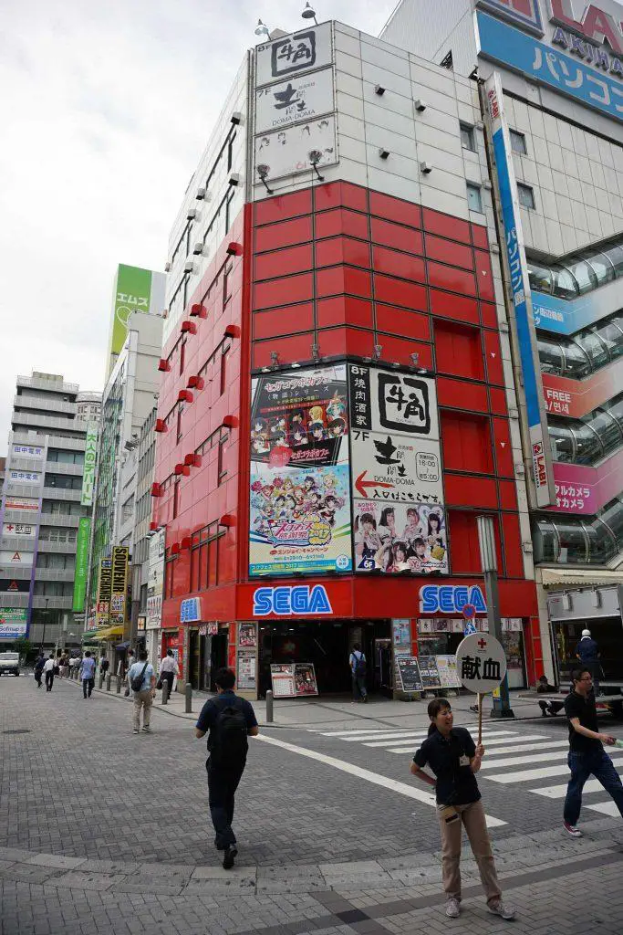 Japanska spelhallar - Sega i Akihabara, en klassisk japansk arkad.